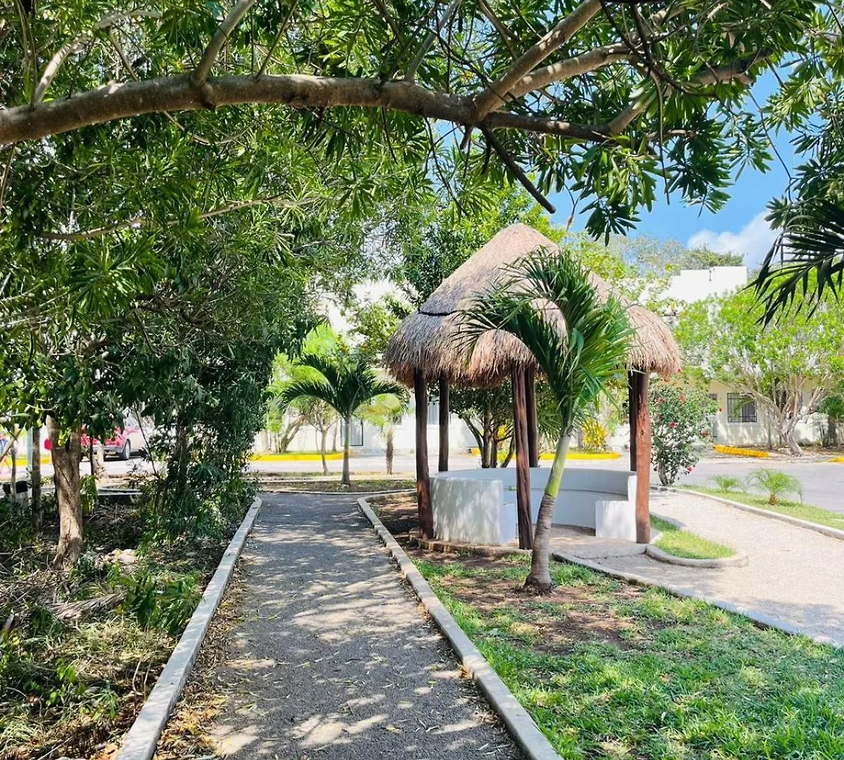 Amplio Apartamento De 2 Dormitorios En Playa Del Carmen