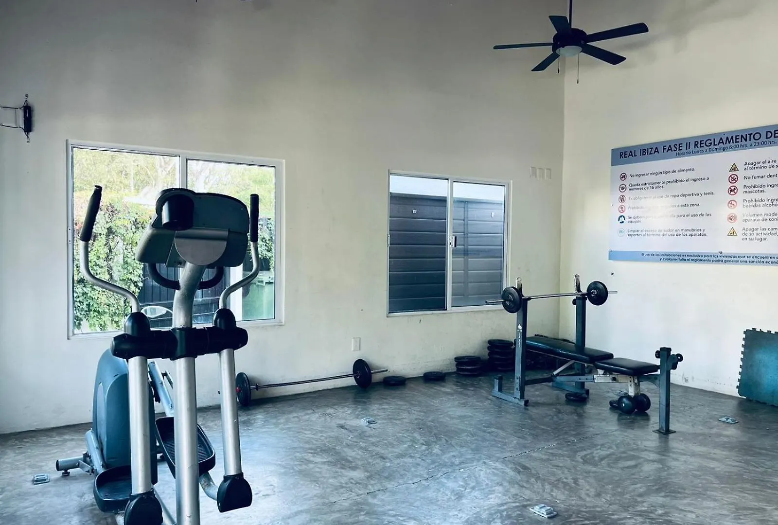 Amplio Apartamento De 2 Dormitorios En Playa Del Carmen