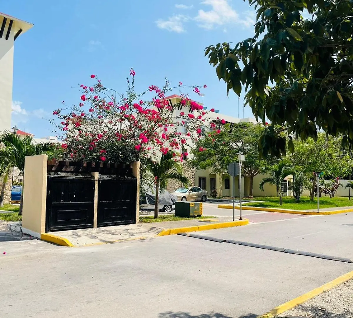 Amplio Apartamento De 2 Dormitorios En Playa Del Carmen