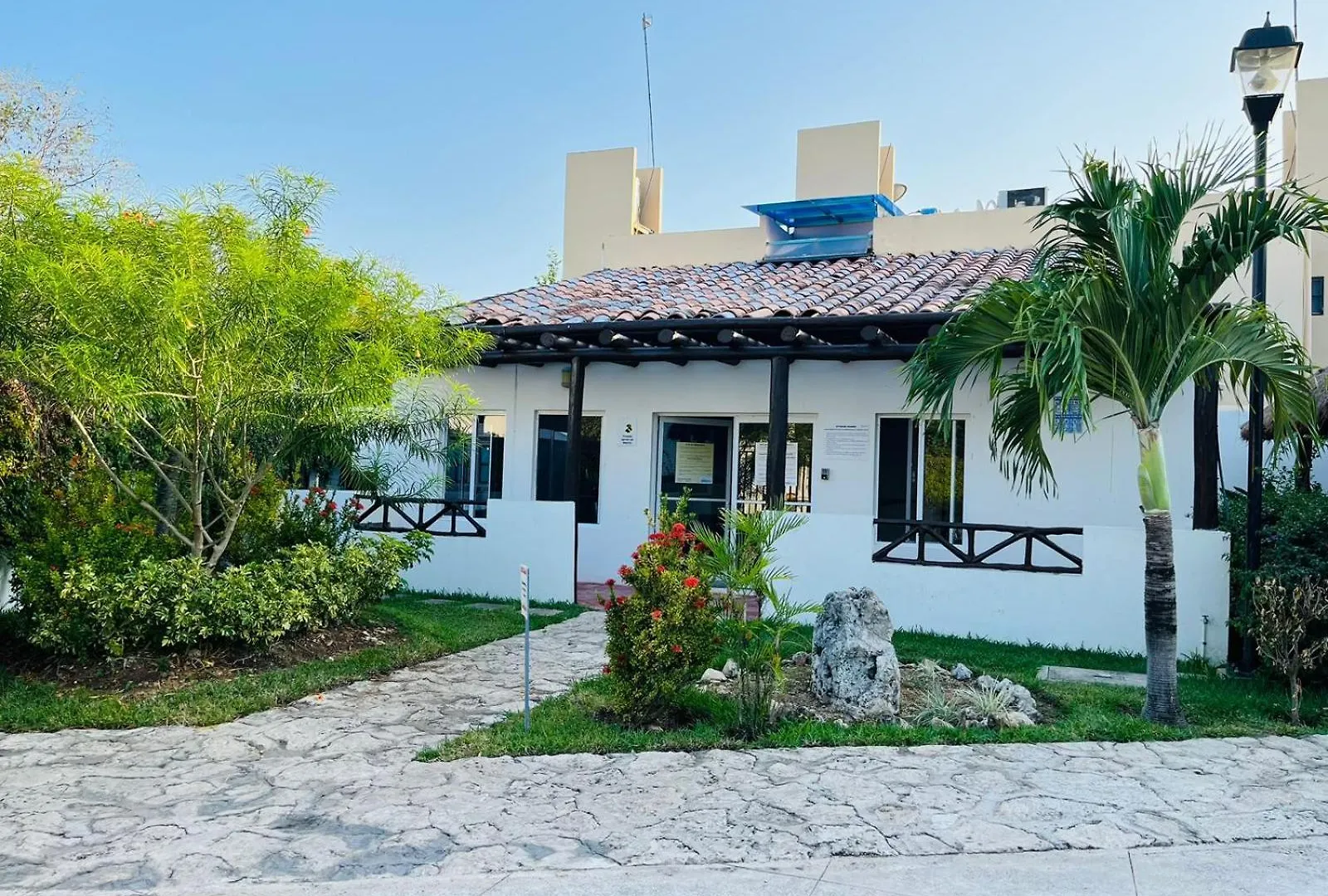Amplio Apartamento De 2 Dormitorios En Playa Del Carmen Apartment