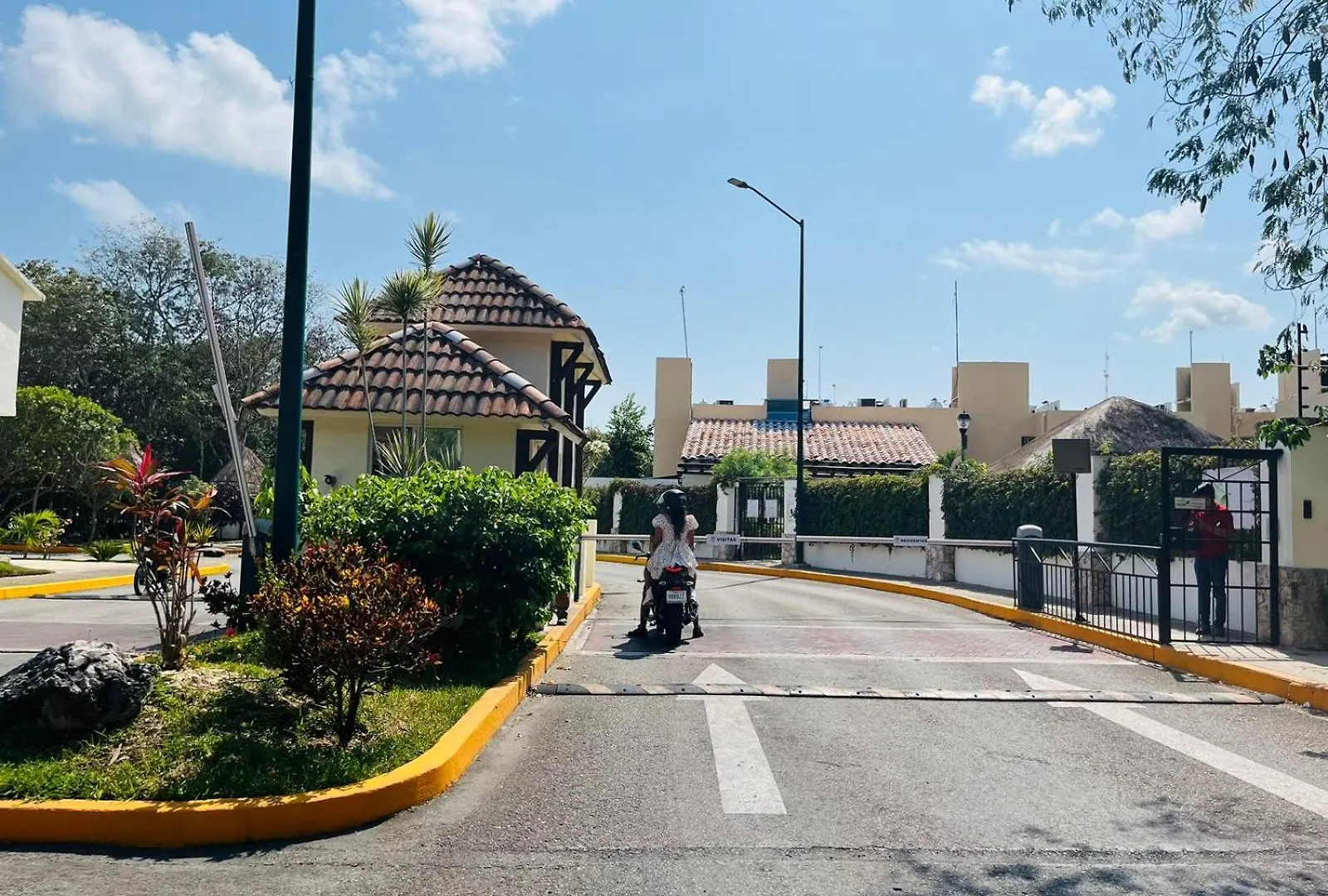 Amplio Apartamento De 2 Dormitorios En Playa Del Carmen Apartment