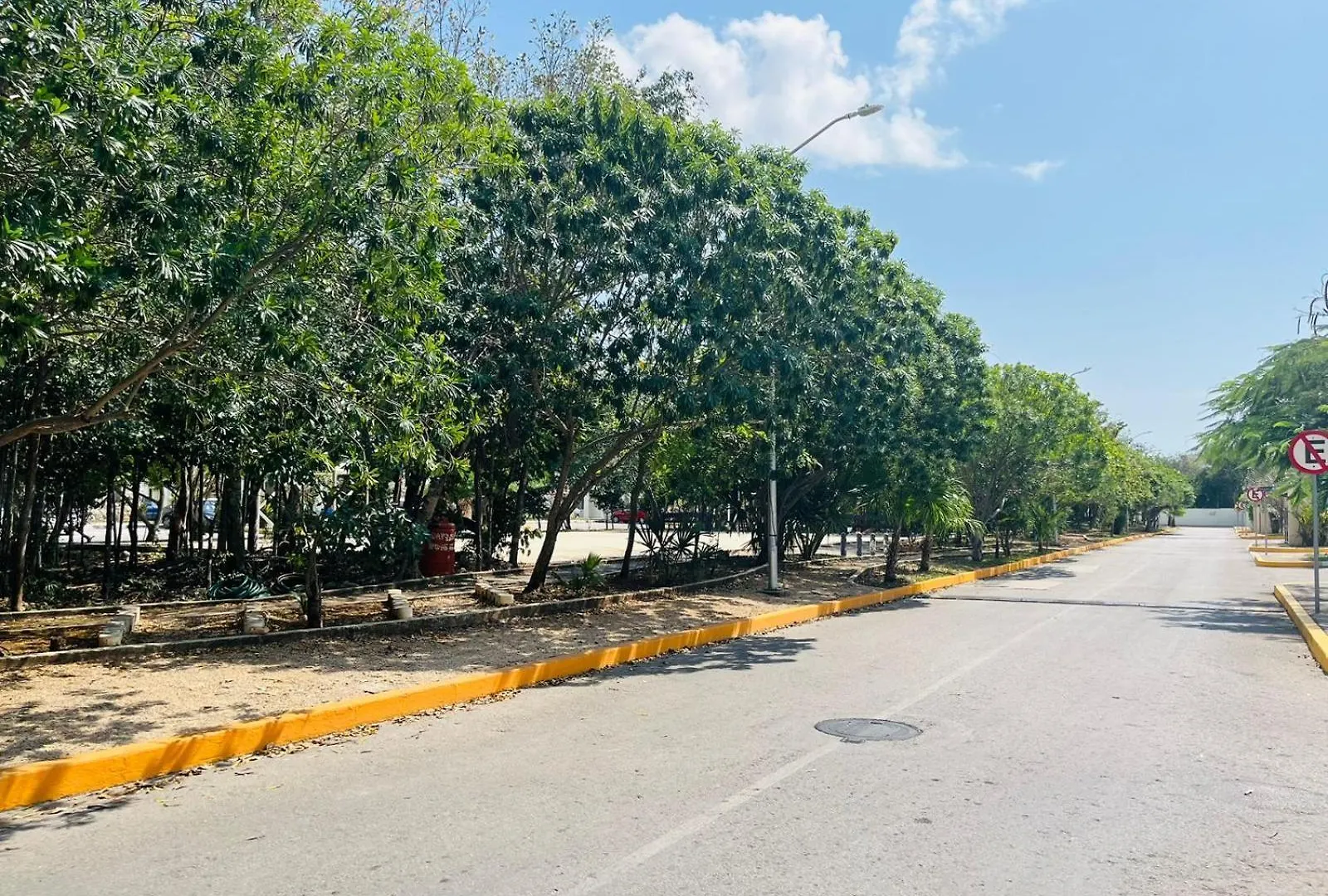 Amplio Apartamento De 2 Dormitorios En Playa Del Carmen Mexico
