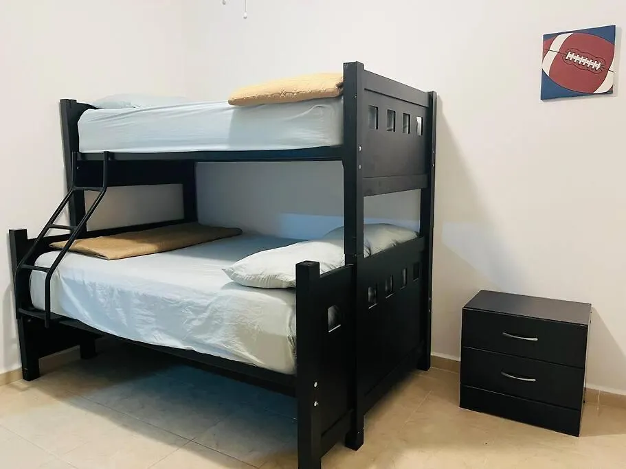 Amplio Apartamento De 2 Dormitorios En Playa Del Carmen